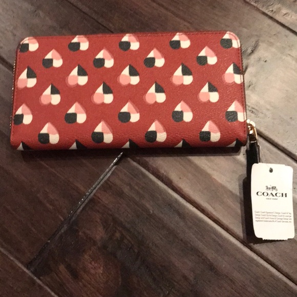 NWT Coach Heart Print Wallet - Picture 2 of 5